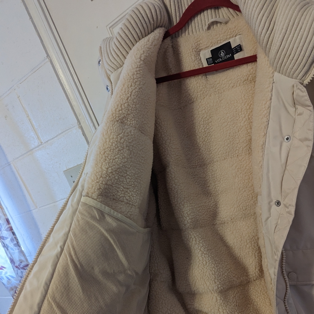 Volcom winter jacket - Picture 3 of 3